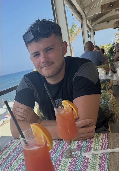 You are currently viewing Thomas  Jac Obituary–  Community of Bangor and Caernarfon Mourns Loss Of Beloved Son